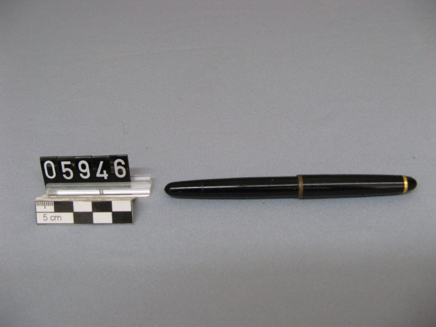 05946 - Kopie_3.3.Lebenszeit_Schule und Beruf_Füllfederhalter