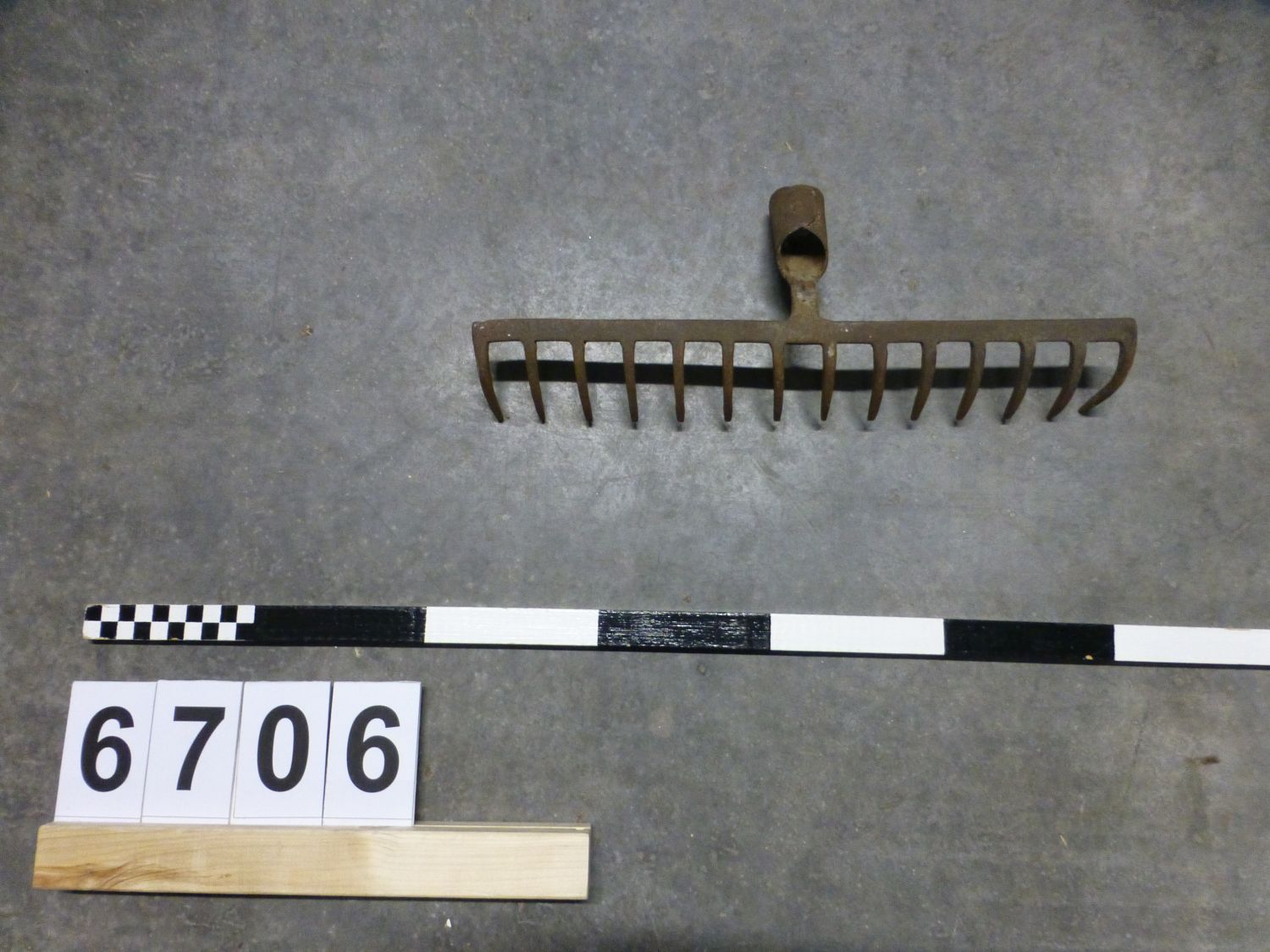 Freizeit_Garten_Rechen_06706 (1)