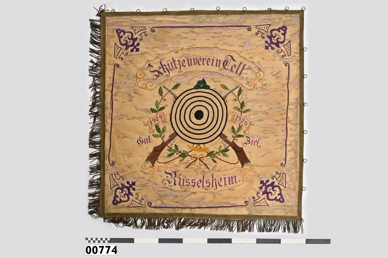 Freizeit_Geselligkeit_Fahne Schützenverein_IN00774_01